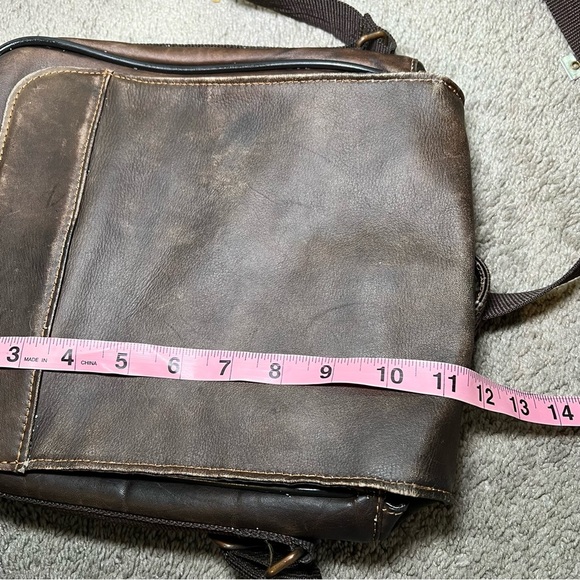 Vintage Wilsons Leather Crossbody Satchel Bag in Brown - Picture 12 of 14